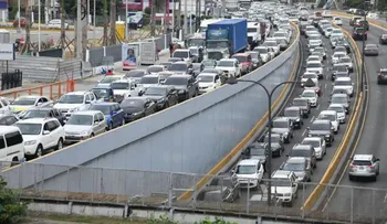 Someten proyecto plantea empleados privado inicien jornada laboral a las 8:00 y lo público, a las 9:00, para evitar tapones