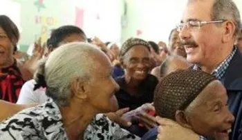 Presidente Medina felicita a las mujeres dominicanas por su día