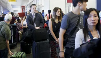 Un avión dura 20 horas en vez de 5 en volar de Miami a Los Ángeles