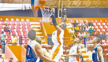 Manuel Fortuna imparable en triunfo de Leones sobre Metros 