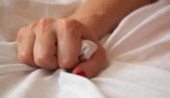  Video: la llevan al hospital por tener un orgasmo de tres horas