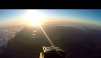 Envía su anillo de compromiso al espacio junto con una GoPro y esto es lo que grabó