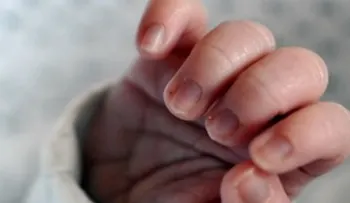 Hombre ahorca a su hija de 11 meses y lo transmite por Facebook 