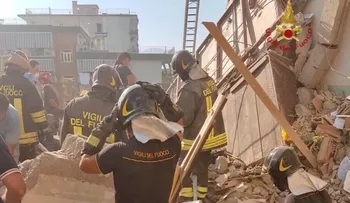 Colapsa edificio en Italia; hay varios desaparecidos