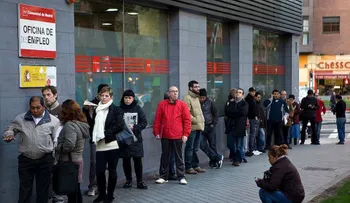 El desempleo en EE.UU. cae a 4,4%, la tasa más baja en una década