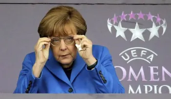 El escándalo del espionaje amenaza la credibilidad de Merkel