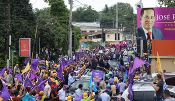 Presidente Danilo Medina&nbsp;encabeza caravana en región del Cibao