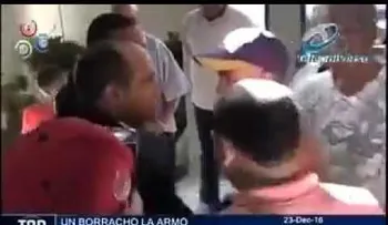 Un hombre con una borrachera entró a un velatorio y exigía ver a Danilo