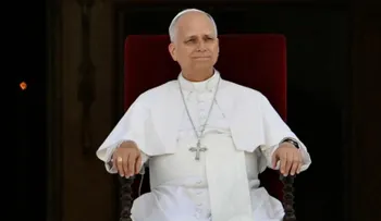 Papa León XIV operado de adenocarcinoma pulmonar: le extirpan lóbulo inferior del pulmón derecho