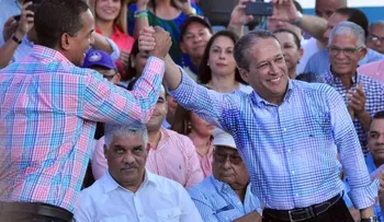 Proclaman Julio César Valentín como candidato a senador en Santiago