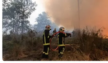 Incendio cerca de Burdeos sigue fuera de control