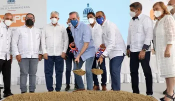 Presidente Abinader da primer palazo para la construcción de retorno operacional en La Vega