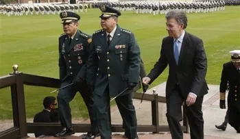 Presidente de Colombia dice fue "cruel" que oposición mostrara video donde se orina 