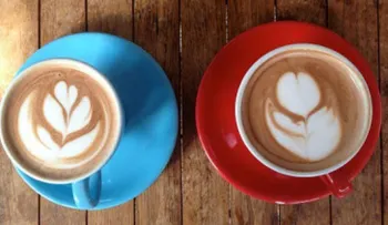 ¿Color de taza influye en el consumo de azúcar?
