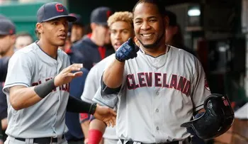 Edwin Encarnación se va dos veces para la calle en triunfo de Indios ante Rojos