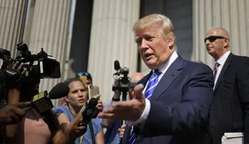 Trump arremete contra el comité del Senado que investiga la trama rusa