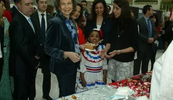 Embajada criolla en España participa en bazar diplomático