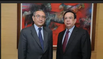 Valdez Albizu intercambia impresiones con Embajador de México sobre crecimiento economía de RD