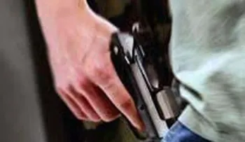 Mujer muere en medio de una balacera en Santiago