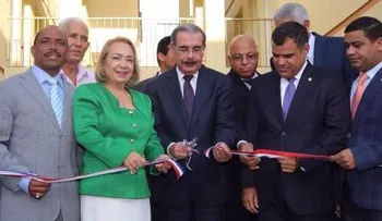 Danilo Medina entrega dos proyectos habitacionales en San Cristóbal