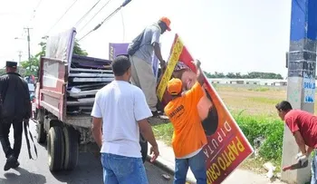Políticos se unen para el retiro de propagandas