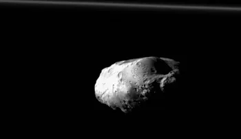 Prometeo, la luna de Saturno, como nunca la habían visto