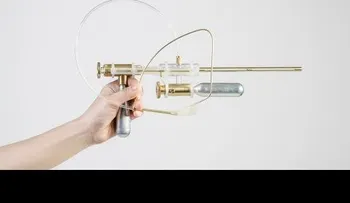 Diseñan una pistola que dispara tus lágrimas