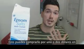 Se empezó a bañar con sal de Epsom y le sucedió algo SORPRENDENTE... (VIDEO)