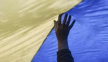 Decenas de miles de tropas rusas siguen frente a Ucrania, según EE.UU.