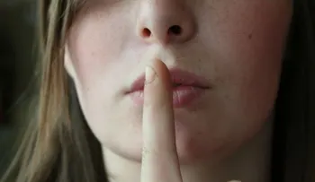 Toma nota: 10 cosas que las personas inteligentes nunca dicen en público