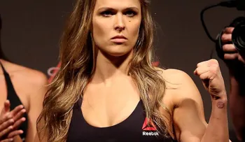 Ronda Rousey reimaginada como superhéroe en 'fan art'