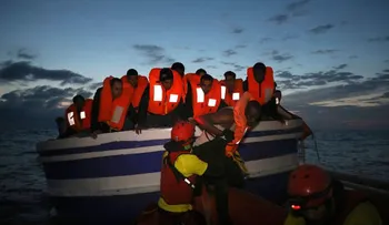 Un buque de la armada española rescató a 651 migrantes en el Mediterráneo