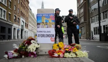 Londres: sin información de los atacantes mientras continúan las redadas