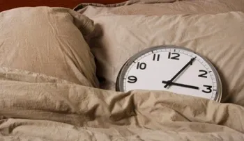 Dormir de día eleva el riesgo de muerte