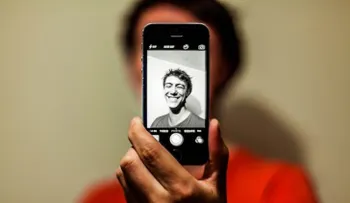5 trucos para tomar las mejores selfies y sorprender a todos en redes sociales