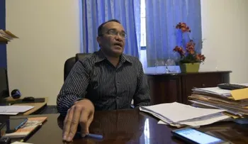 Investigan profesor por alegado abuso sexual contra 13 menores en escuela de Salcedo