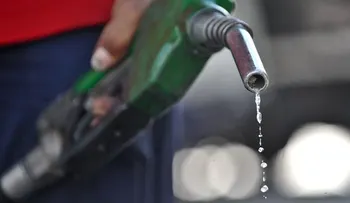 Anuncian rebaja gasolinas entre RD$2.30 y RD$4.00