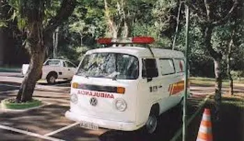 Ocho personas mueren al caer autobús por  barranco en Brasil