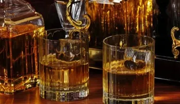 Ponerte rojo cuando bebes alcohol podría ser una señal de alerta
