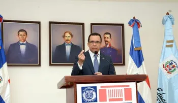 Ministro Andrés Navarro califica paralización de clases como el â??peor atentado contra la educaciónâ?