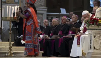 Critican al papa por decir que centros de refugiados son como "campos de concentración"