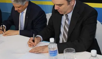 Luis Abinader y Eduardo Estrella firman un gran acuerdo y se comprometen a construir una alianza opositora