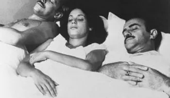 La mujer que vive con dos maridos en una misma casa en SJM, RD, tiene hijos con ambos y todos se "llevan como hermanos"