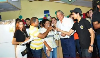 Senador de Ocoa regala tres viviendas a madres de ese municipio