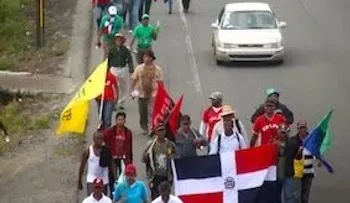 Video: Peregrinación por Loma Miranda llegó hasta el Palacio Nacional