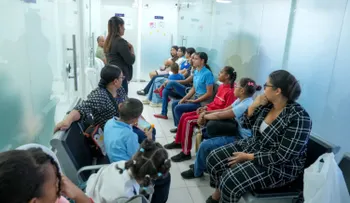INABIE continúa atendiendo estudiantes durante el receso académico
