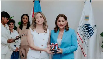 Gloria Reyes inicia gestión en el Ministerio de la Mujer
