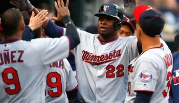 Marcell Ozuna liga su séptimo vuelacerca  y Sanó el sexto