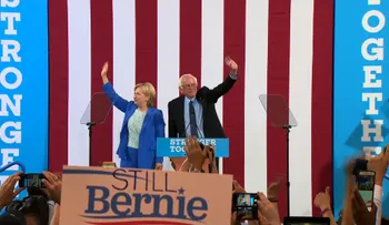 Bernie Sanders da su apoyo a la candidatura de Hillary Clinton