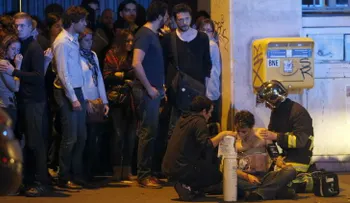 Nuevo VIDEO muestra sangriento momento del ataque al teatro Bataclan